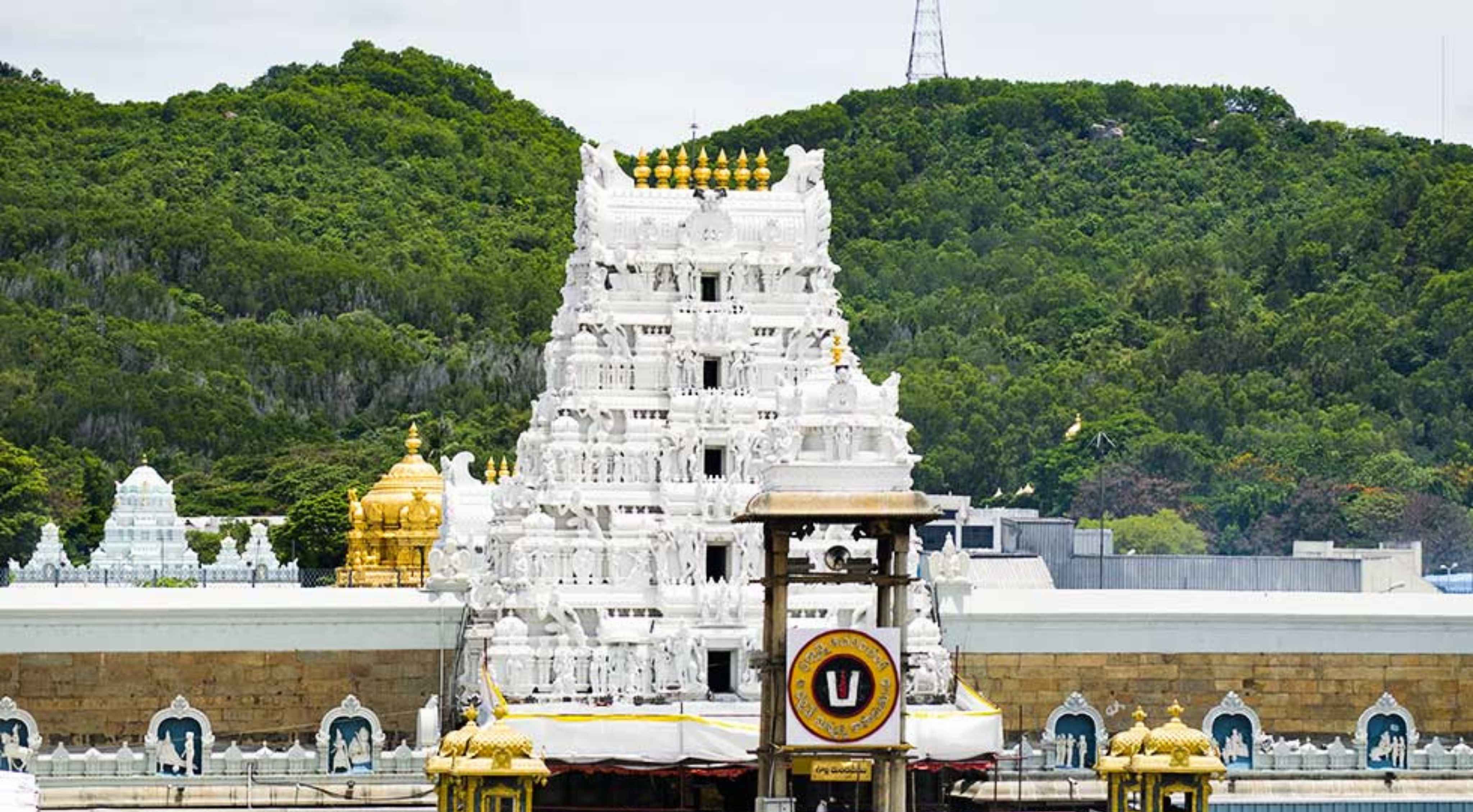 Tirumala: తిరుమలలో భారీగా భక్తుల రాక.. అన్ని కంపార్ట్మెంట్లు ఫుల్!