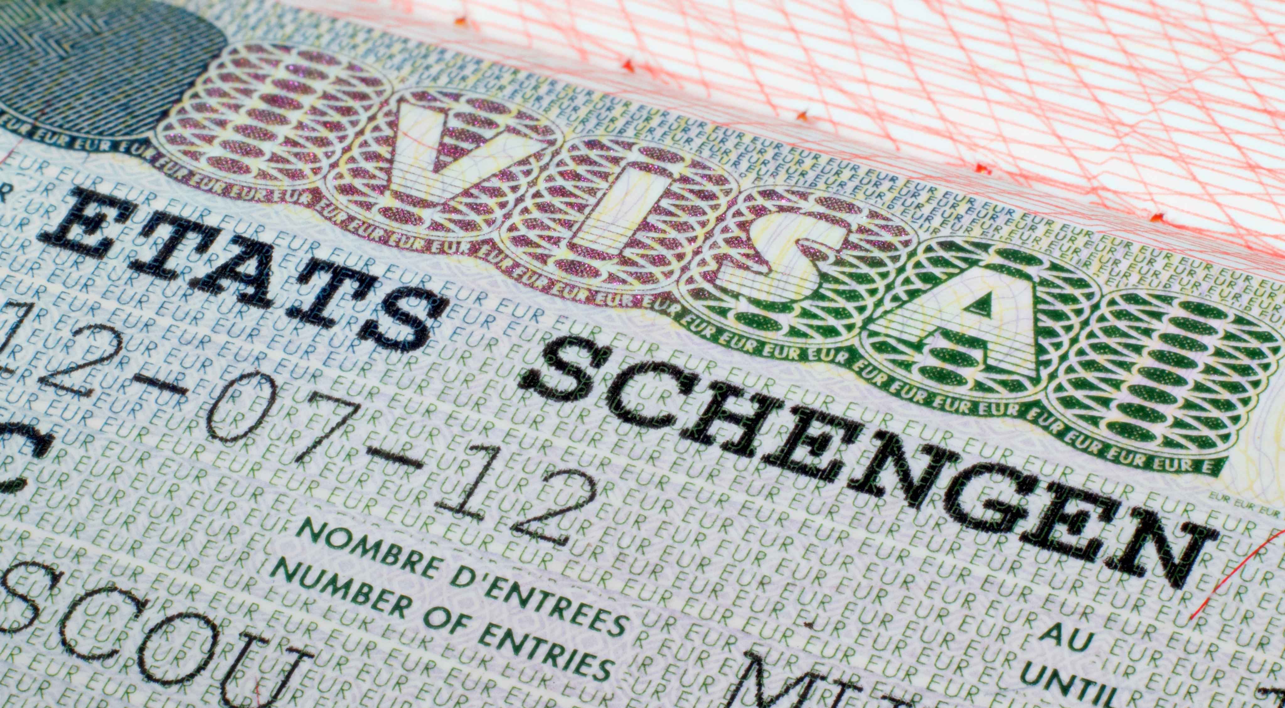 Schengen Visa: యూరోప్ షెంగెన్ వీసాలపై భారీ డిమాండ్.. 2025లో 1.2 కోట్లకు చేరిన దరఖాస్తులు!