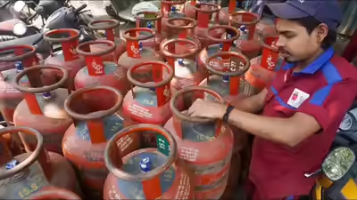 LPG: సామాన్యుడికి గ్యాస్ షాక్... సిలిండర్ ధర భారీగా పెంపు! నేటి నుండే అమలు...