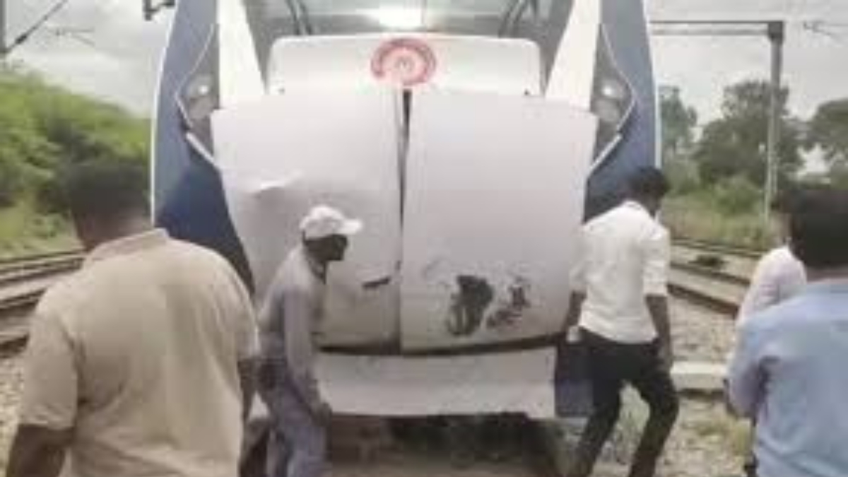 Vandebharat: శ్రీ సత్యసాయి జిల్లాలో పట్టాలు తప్పిన వందే భారత్ రైలు!