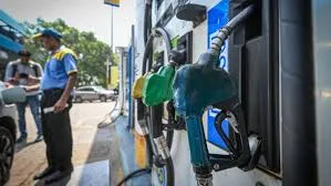 CNG Price Hike: పెట్రోల్‌ను దాటేలా ఉందిగా... రెక్కలొచ్చిన సీఎన్‌జీ ధరలు! సామాన్యుడి గుండె గుభేల్!